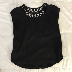 V Back Trim Detail Top